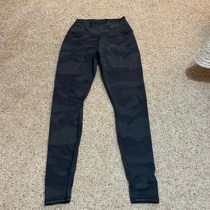 Alo Yoga leggings size small